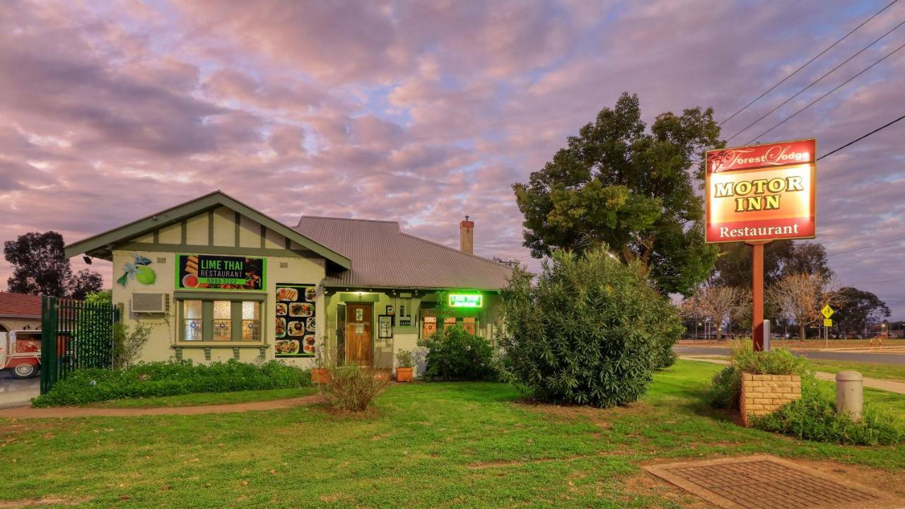 Forest Lodge Motor Inn & Restaurant Dubbo Bagian luar foto