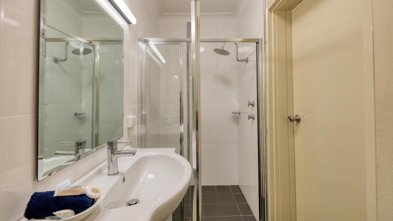 Forest Lodge Motor Inn & Restaurant Dubbo Bagian luar foto