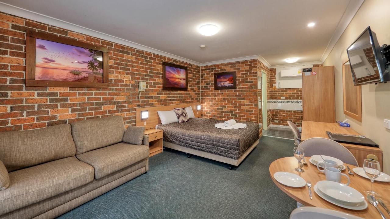 Forest Lodge Motor Inn & Restaurant Dubbo Bagian luar foto