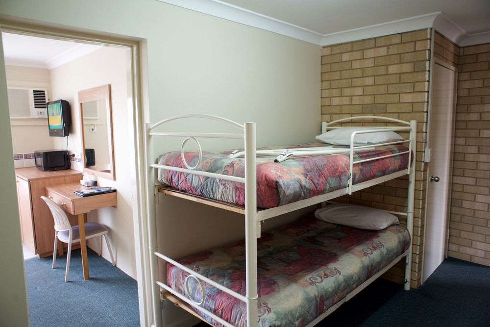 Forest Lodge Motor Inn & Restaurant Dubbo Bagian luar foto