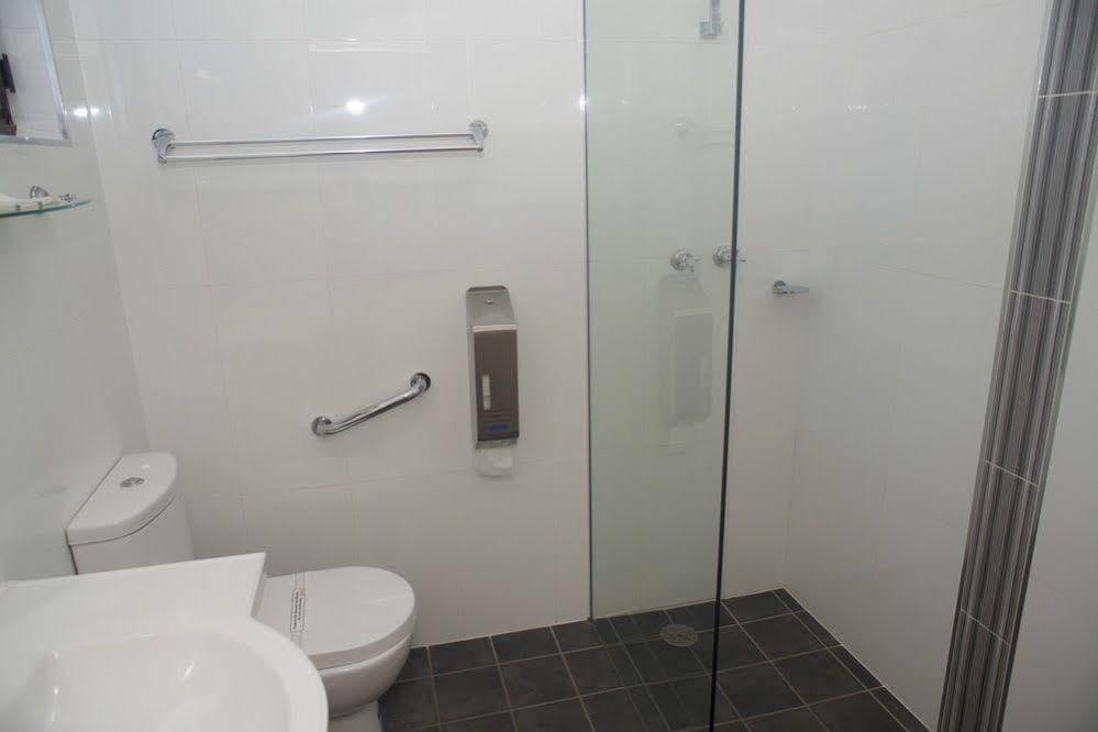 Forest Lodge Motor Inn & Restaurant Dubbo Bagian luar foto
